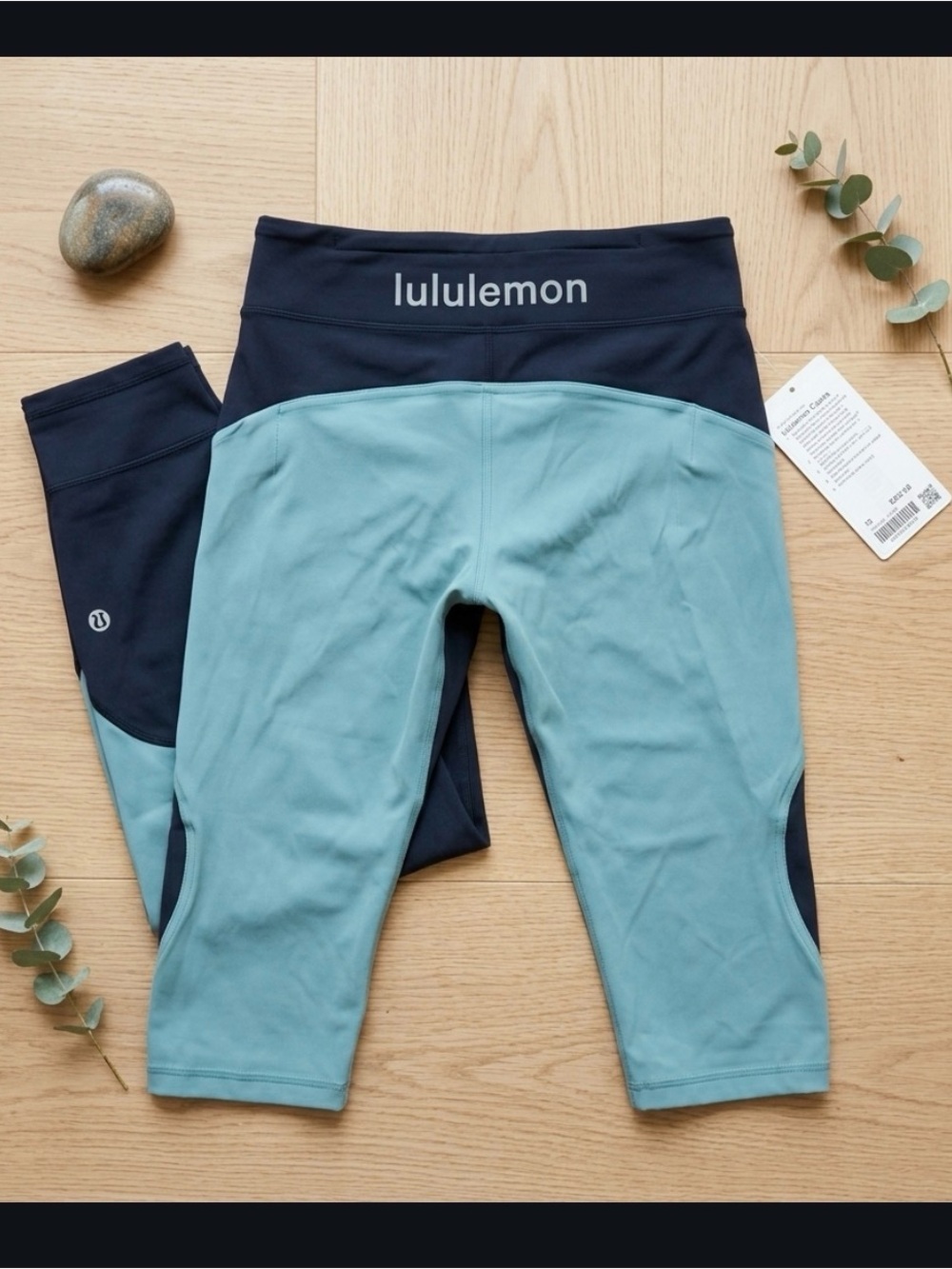 lululemon athletica Two-Tone Teal and Navy Capri Leggings